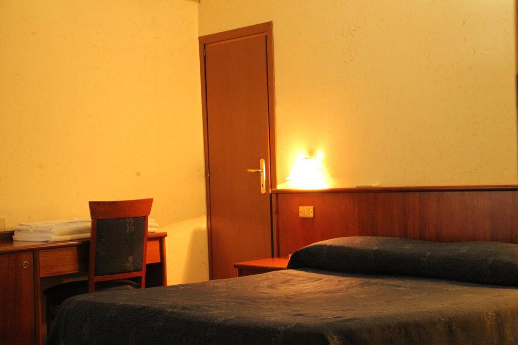 Hotel Laura تْشامبينو المظهر الخارجي الصورة