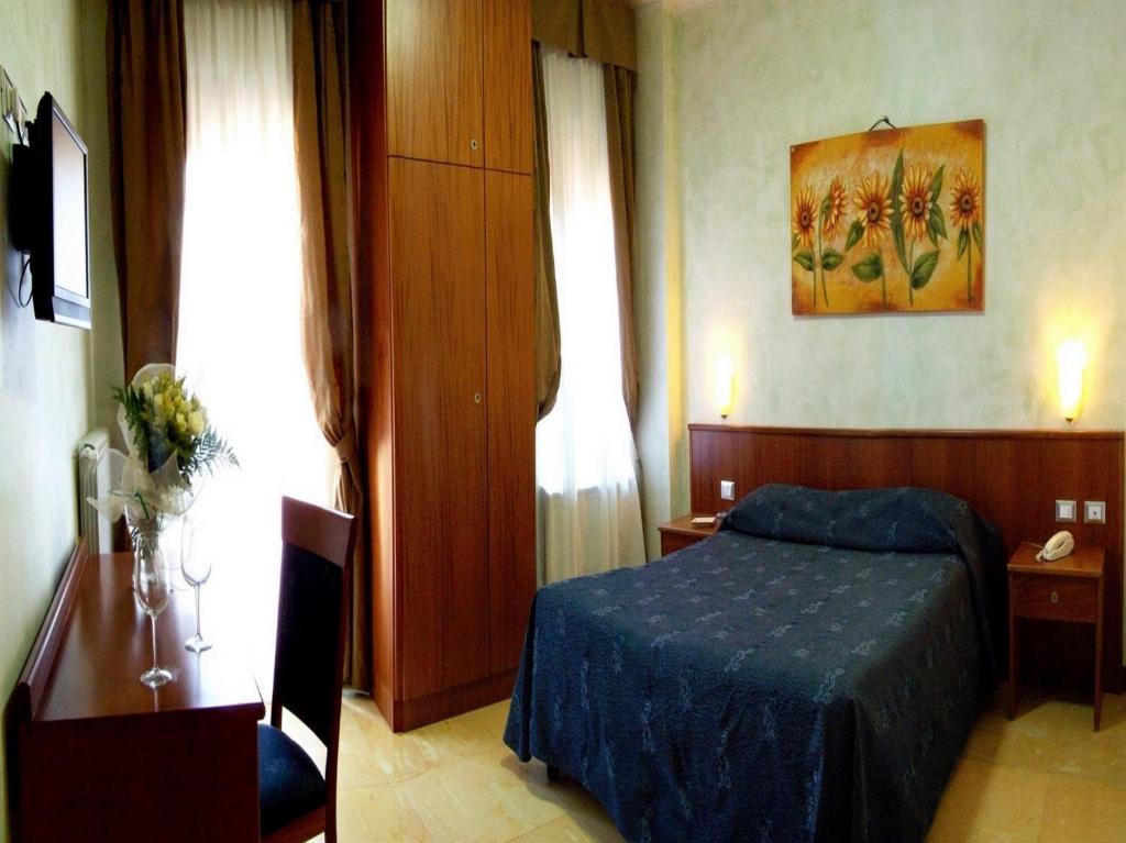 Hotel Laura تْشامبينو الغرفة الصورة